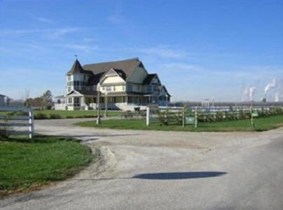 Victorian Veranda Country Inn Lawrence Exterior photo